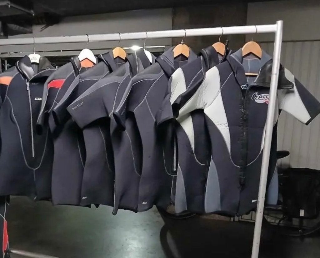 Outlet Verkoop “ Cressi Sub “ 5mm Overvesten met kap - Nieuw, Enlèvement ou Envoi, Neuf, Combinaison de plongée