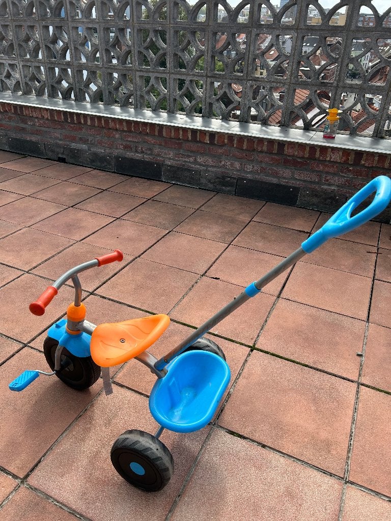 TRICYCLE ENFANT AVEC CANNE, Enlèvement, Utilisé, Tige de poussée