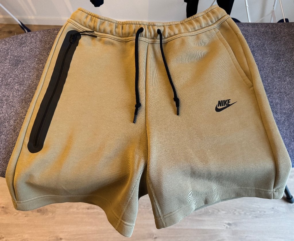 Nike Sportswear Tech Fleece (maat medium, niet gedragen), Vêtements | Hommes, Vêtements de sport, Neuf, Enlèvement ou Envoi, Autres couleurs