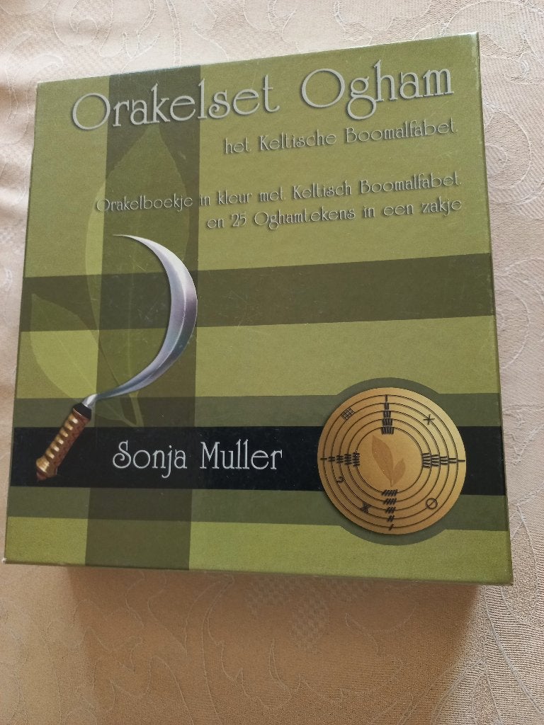 Orakelset Ogham, het Keltisch boomalfabet, Ophalen of Verzenden, Zo goed als nieuw