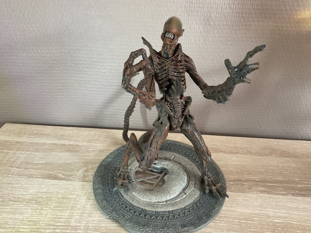 Alien warrior 7 inch met base, Collections, Cinéma & Télévision, Enlèvement