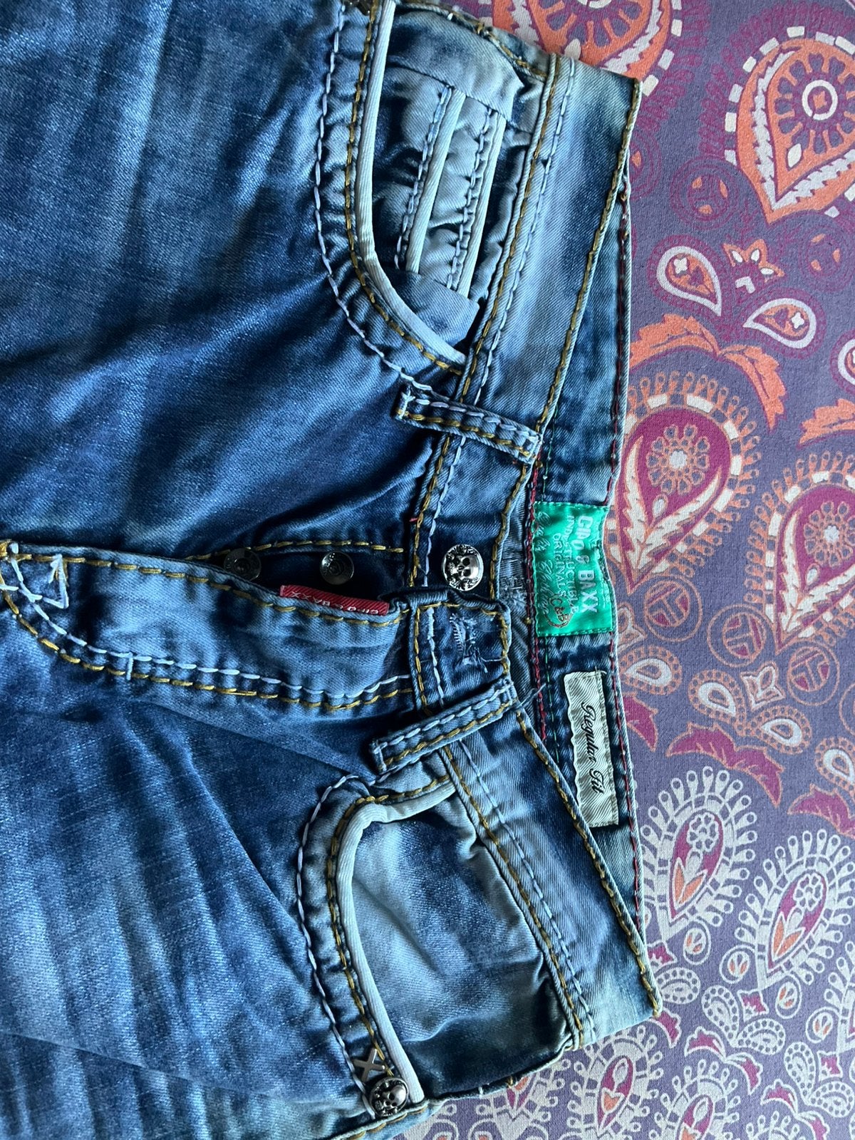 Jeans CIPO&BAXX regular fit W29 L30 (homme) un peu «délavé», Vêtements | Hommes, Jeans, Enlèvement, Comme neuf