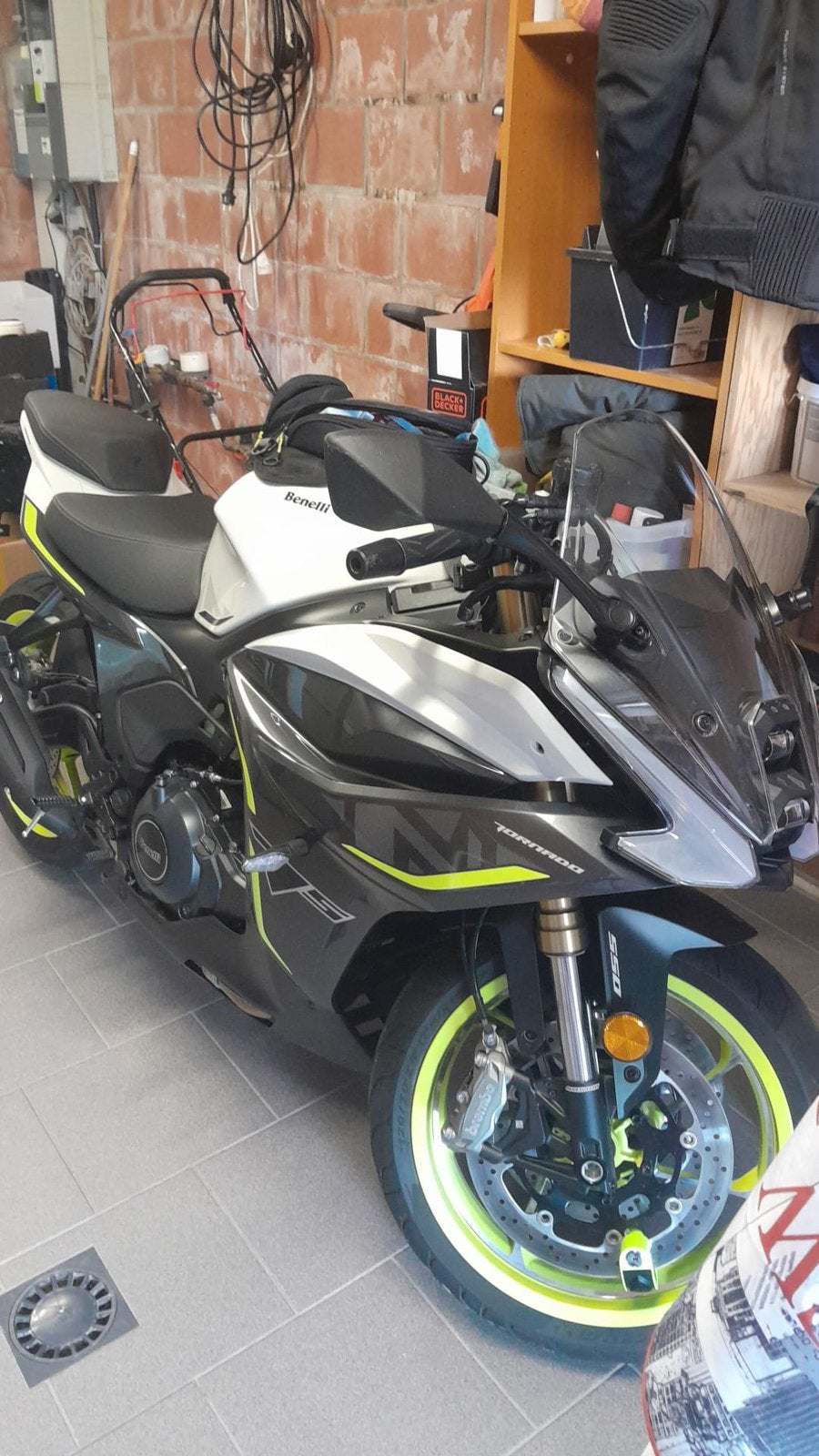 Moto benelli, 550 cm³, ABS, Plus de 35 kW, Permis Moto A1 minimum