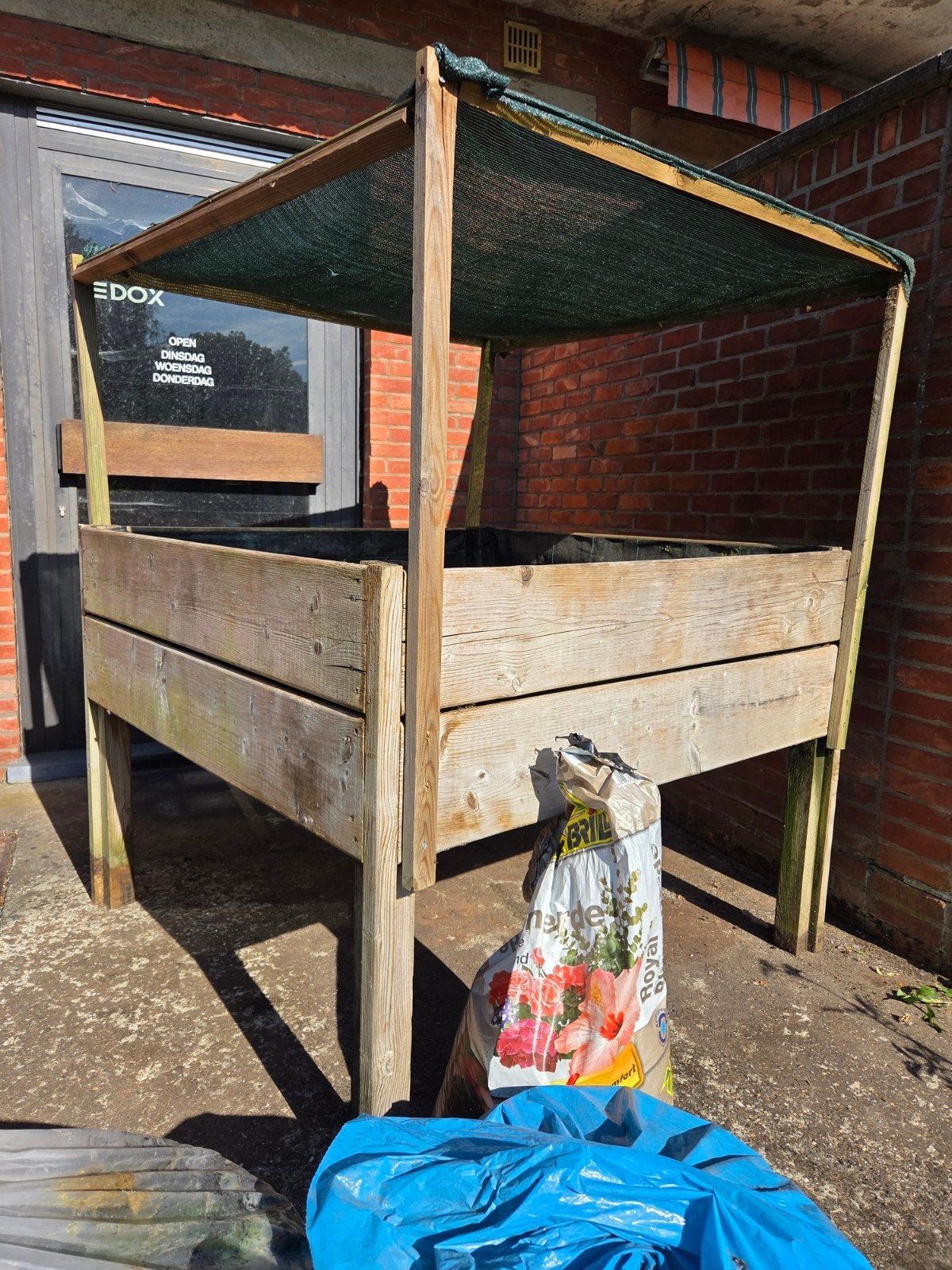 Moestuinbak met verse potgrond, Tuin en Terras, Bloembakken en Plantenbakken, Ophalen, 100 cm of meer, Zo goed als nieuw, Balkon