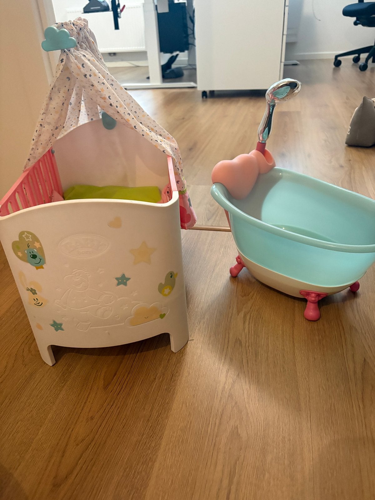 BABYBORN Bad en bedje, Kinderen en Baby's, Speelgoed | Poppen, Ophalen, Zo goed als nieuw