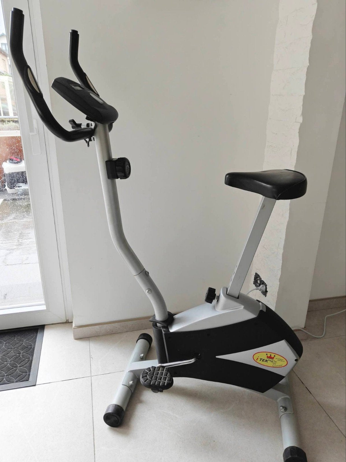 Compacte en nette Hometrainer, Sport en Fitness, Fitnessapparatuur, Hometrainer, Ophalen
