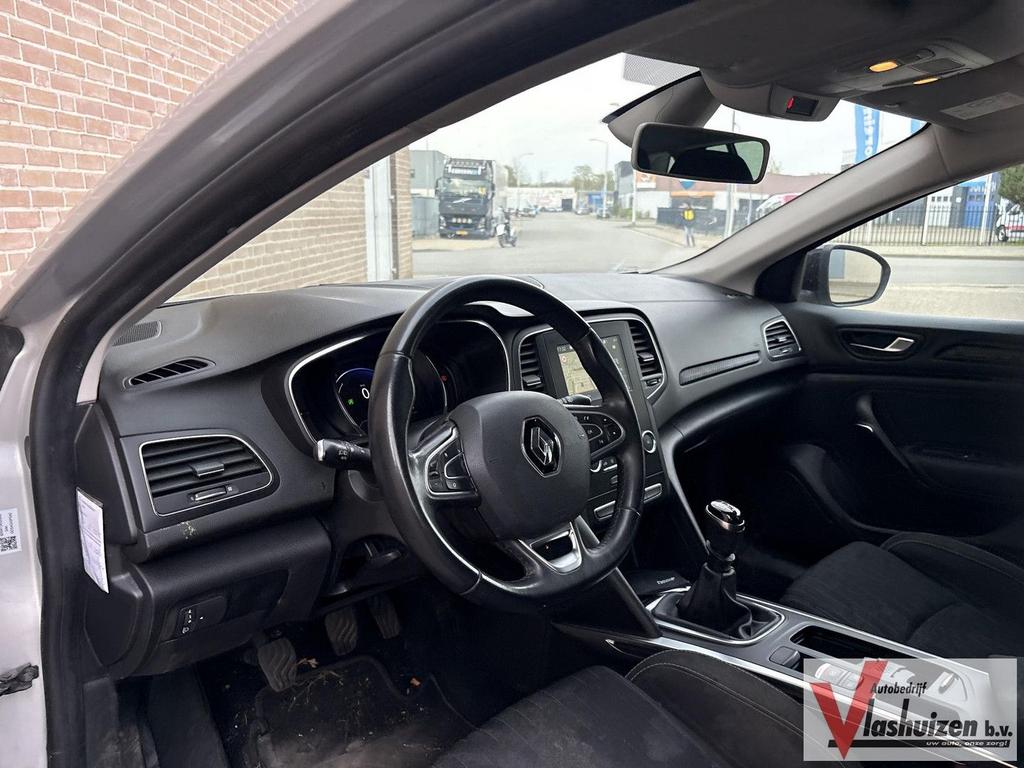 Renault Megane Estate 1.3 TCe Limited | € 5.450,- NETTO! | N, Auto's, 124 g/km, Bedrijf, Parkeersensor, Zilver of Grijs