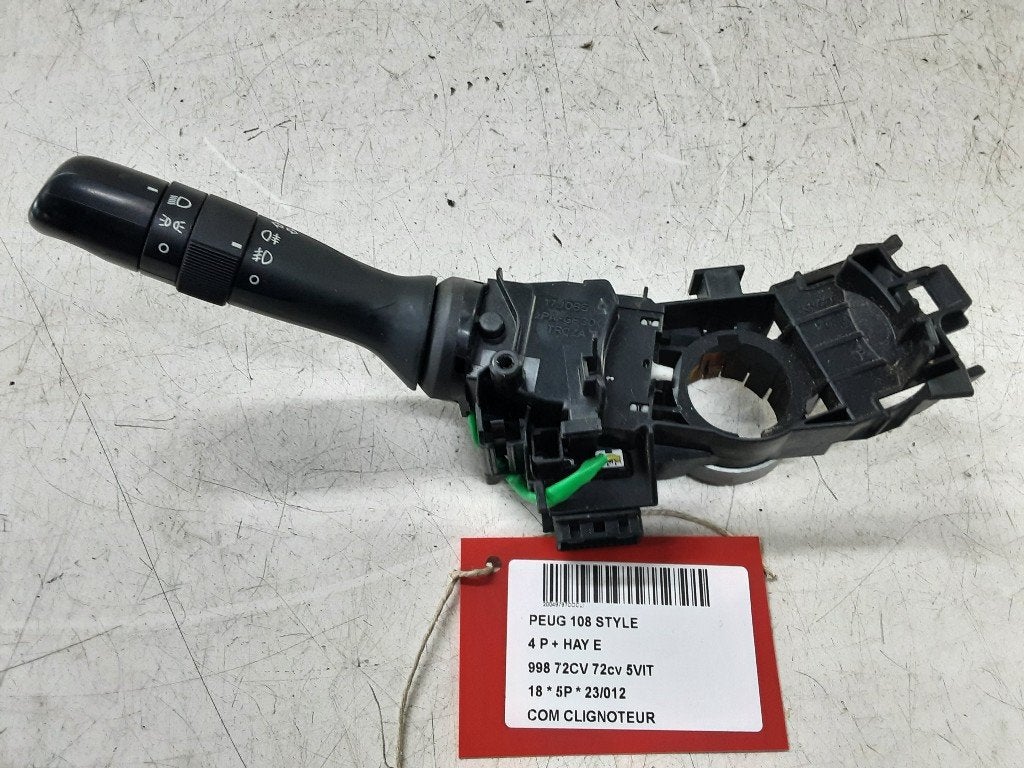 KNIPPERLICHTSCHAKELAAR Peugeot 108 (01-2014/-) (17J085), Kontakt-peugeot@peugeot.com, Gebruikt, Peugeot Deutschland GmbH, Bahnhofsplatz
65423  Rüsselsheim, DE