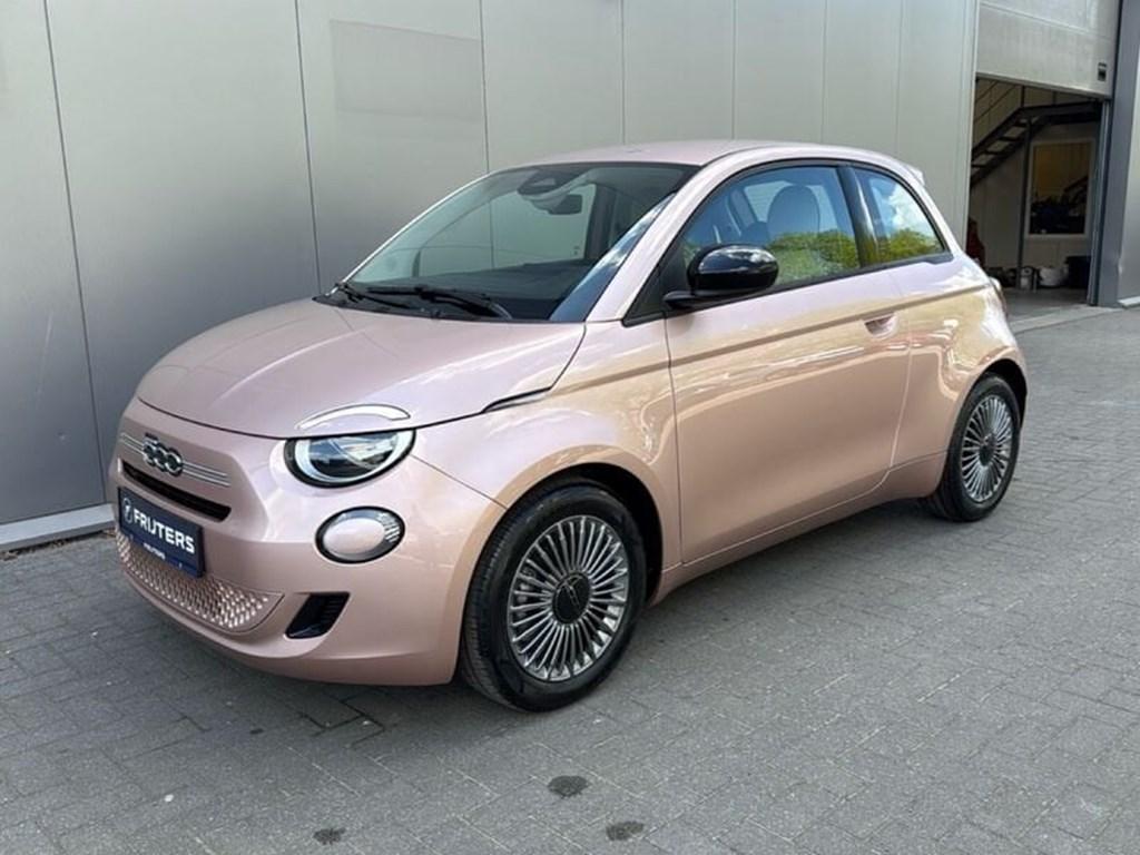 Fiat 500 1.0 Hybrid 48kW (65pk) Manueel, Auto's, Fiat, Hybride Elektrisch/Benzine, Stadsauto, 3 deurs, Handgeschakeld, Rood, Zwart