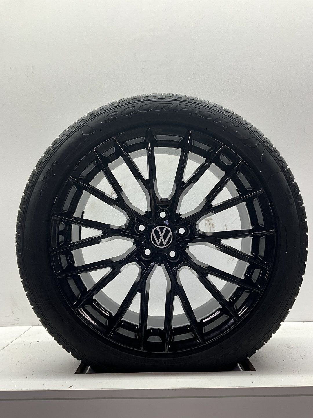 DEMO 20’’ VOLKSWAGEN ID4 ID5 ID7 ID BUZZ VELGEN WINTERBANDEN, Auto-onderdelen, Gebruikt, -, -, Banden en Velgen