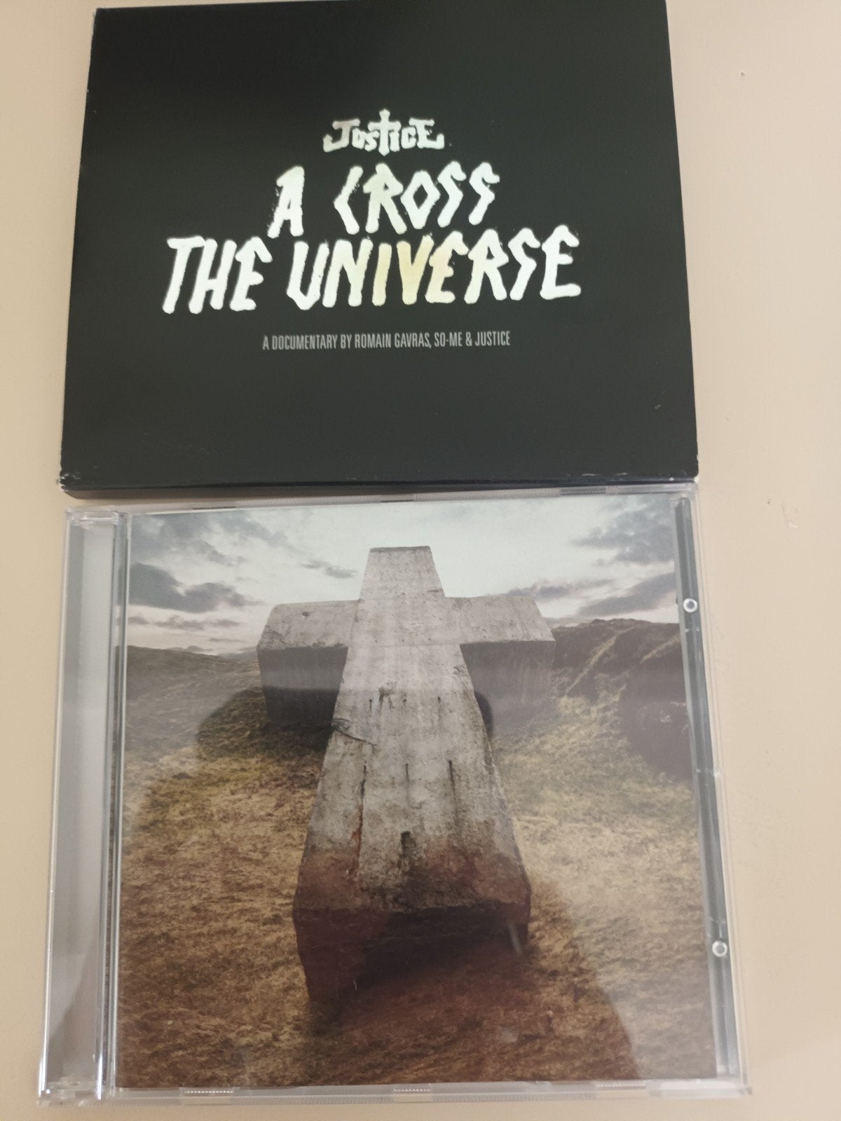 justice a cross the universe, Ophalen of Verzenden