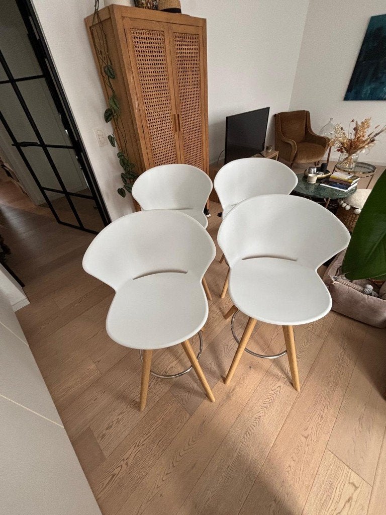 4 design barkrukken Calligaris Bahia, Maison & Meubles, Tabourets de bar, Bois, Avec repose-pieds, 4 tabourets, Enlèvement