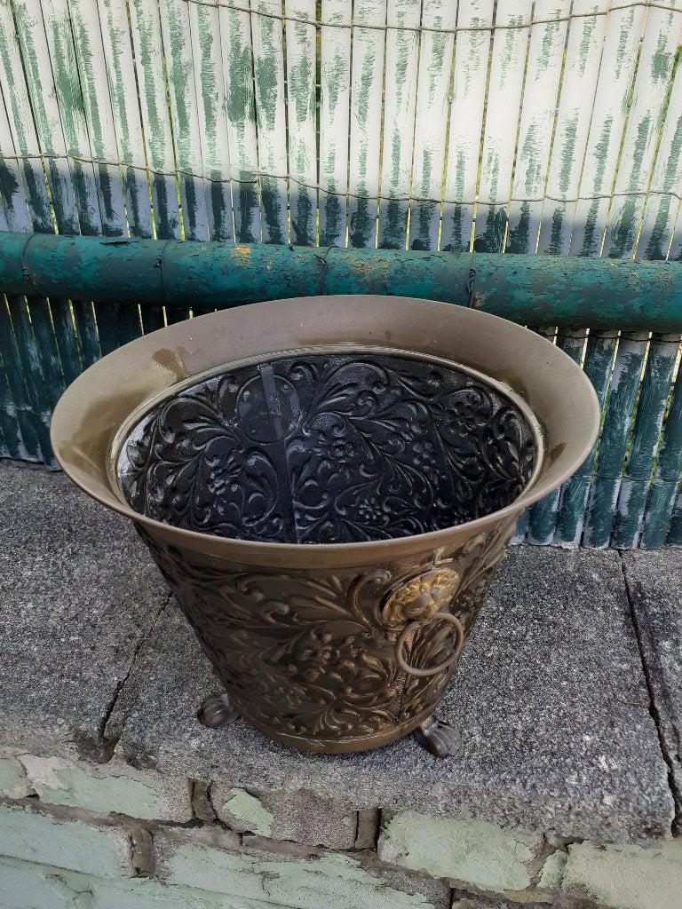 Cache pot en métal avec tête de lion et 3 pieds vintage, 25 à 40 cm, Rond, Enlèvement, Utilisé