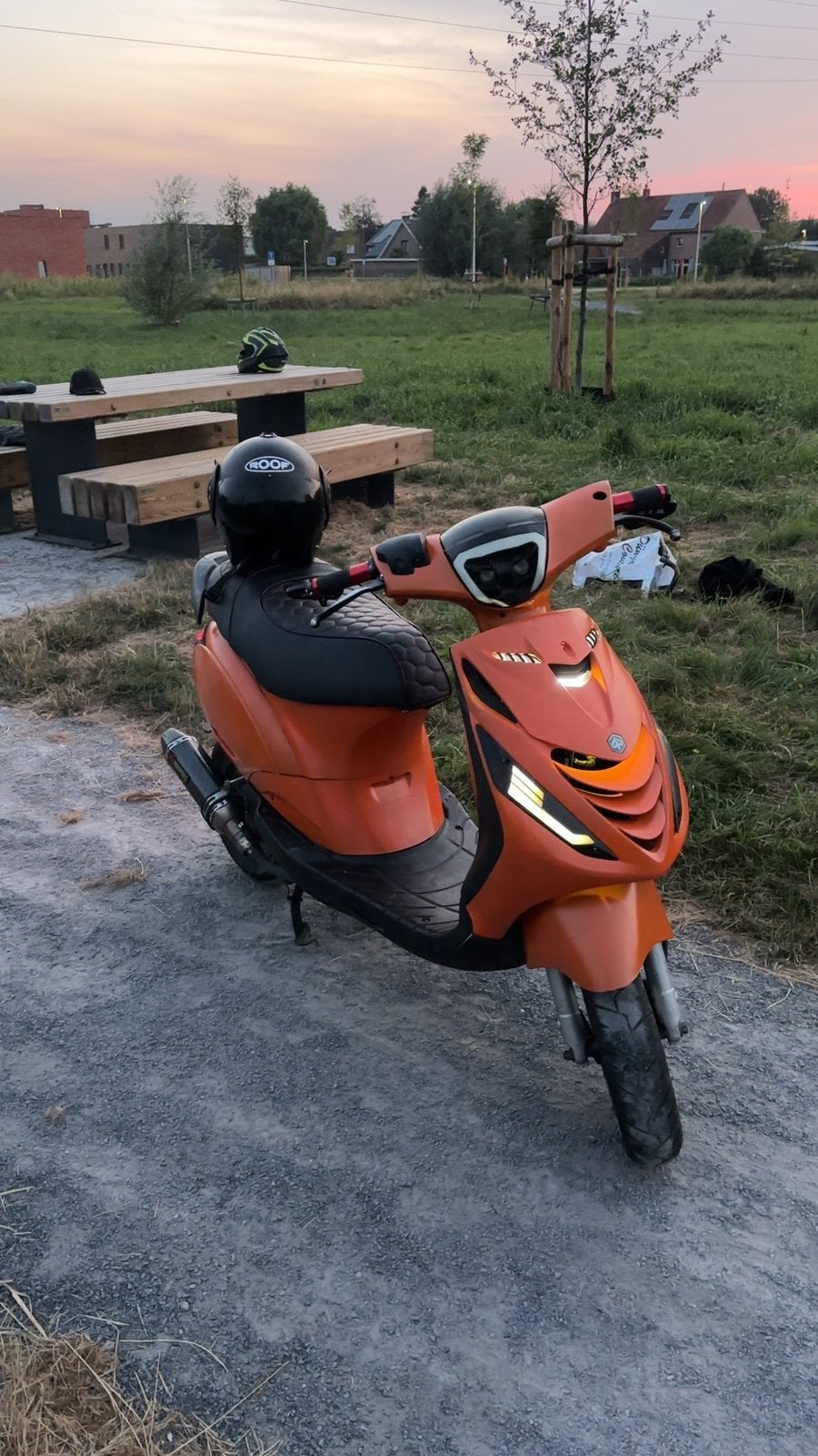 Zip 80 cc a klas  te koop of ruilen, Fietsen en Brommers, Ophalen, Zip, Zo goed als nieuw, Benzine
