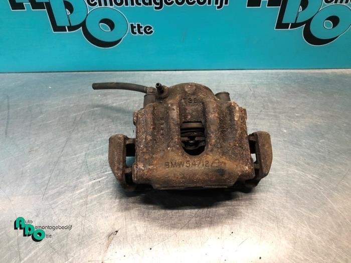 Etrier de frein (pince) avant droit d'un BMW 3-Serie (3-Seri, -, 3 mois de garantie, Utilisé, -