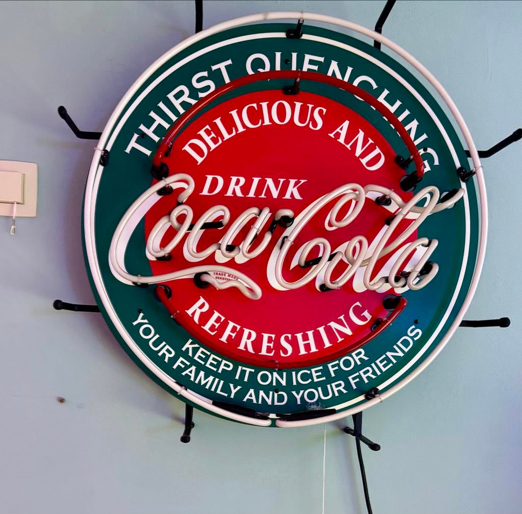 Coca-Cola au néon, Enlèvement, Comme neuf