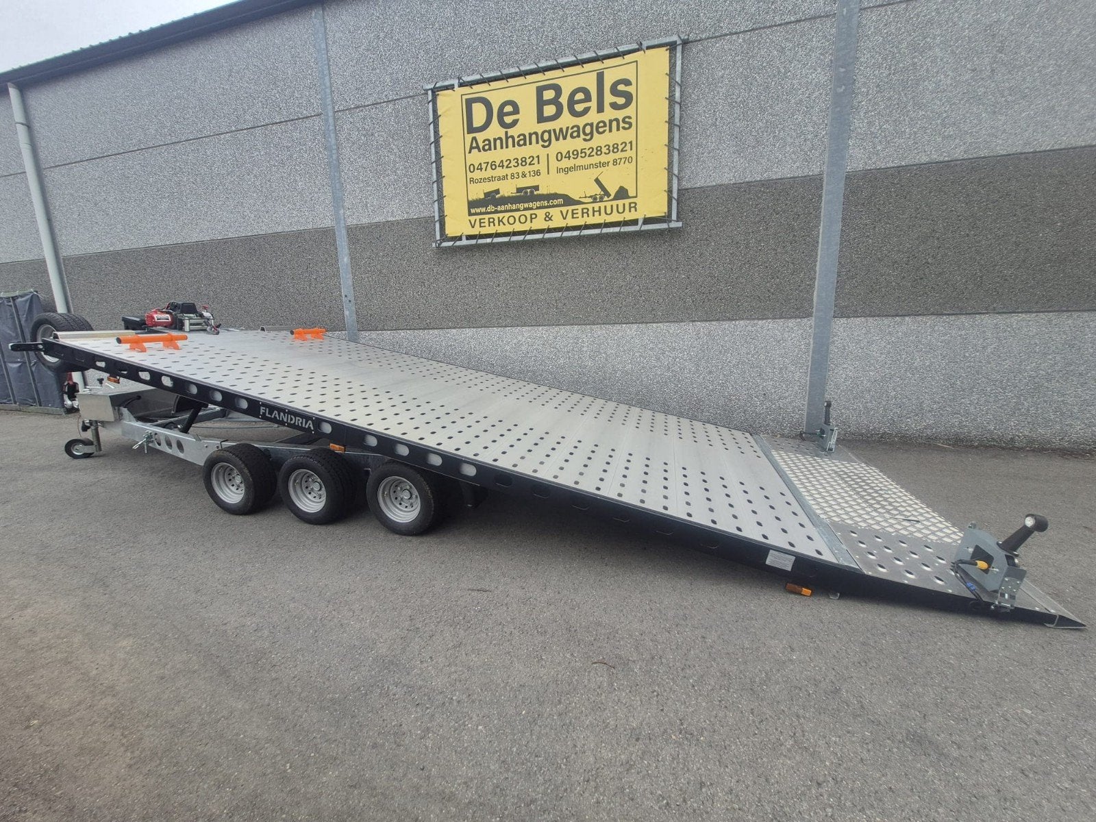 Transporteur de voitures multidimensionnel à louer, Enlèvement