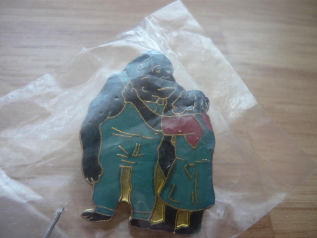 Pin's Omo, Collections, Enlèvement ou Envoi, Comme neuf, Insigne ou Pin's
