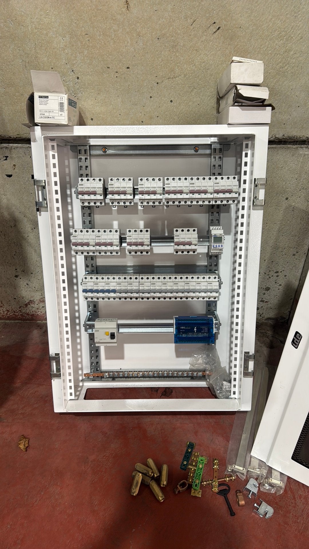 Zekeringkast 144-192 modules, Doe-het-zelf en Bouw, Ophalen, Nieuw
