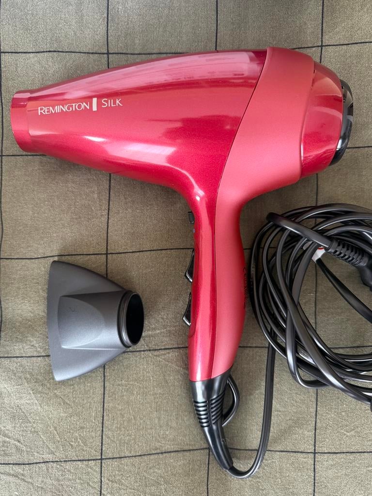 Remington T|Studio Silk seche cheveux neuf, Electroménager, Enlèvement ou Envoi, Comme neuf, Soin des cheveux
