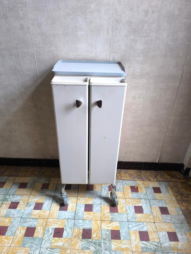 metalen badkamer/ medicijnen kastje uit jaren 60, Huis en Inrichting, Ophalen