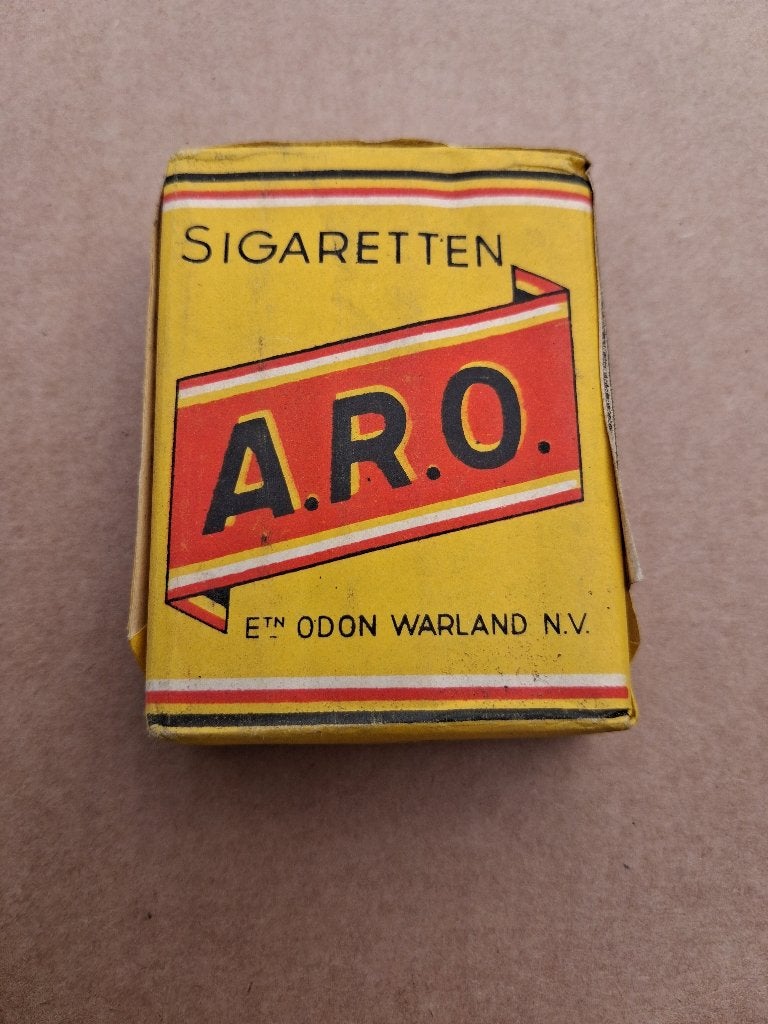 vieux paquet de cigarettes non ouvert ARO ODON WARLAND..., Collections, Enlèvement ou Envoi, Comme neuf, Emballage