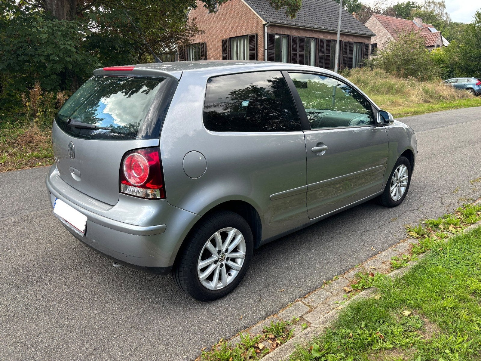VW Polo 1.2 Essence / Airco / Prêt à immatriculé, Autos, Argent ou Gris, Achat, Boîte manuelle, Entretenue par le concessionnaire