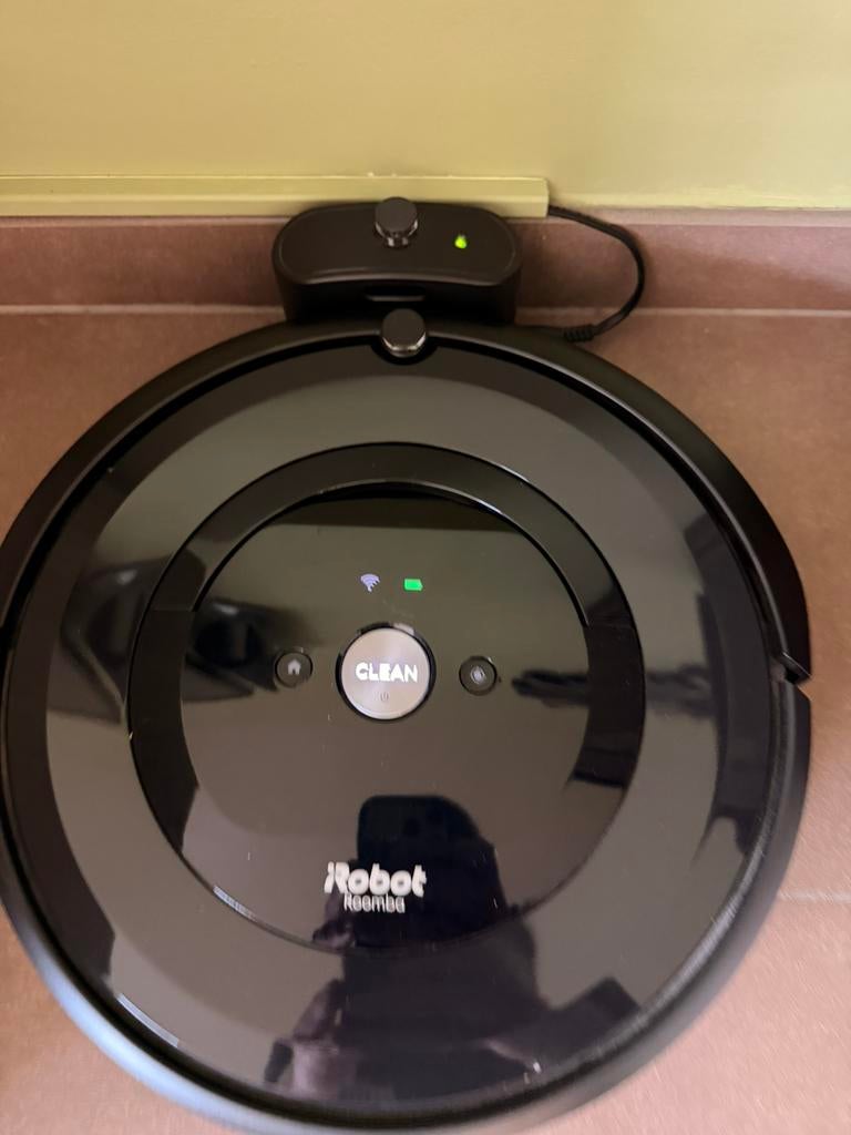 iRobot Roomba e5 robotstofzuiger in zeer goede staat, Ophalen, Zo goed als nieuw, Robotstofzuiger