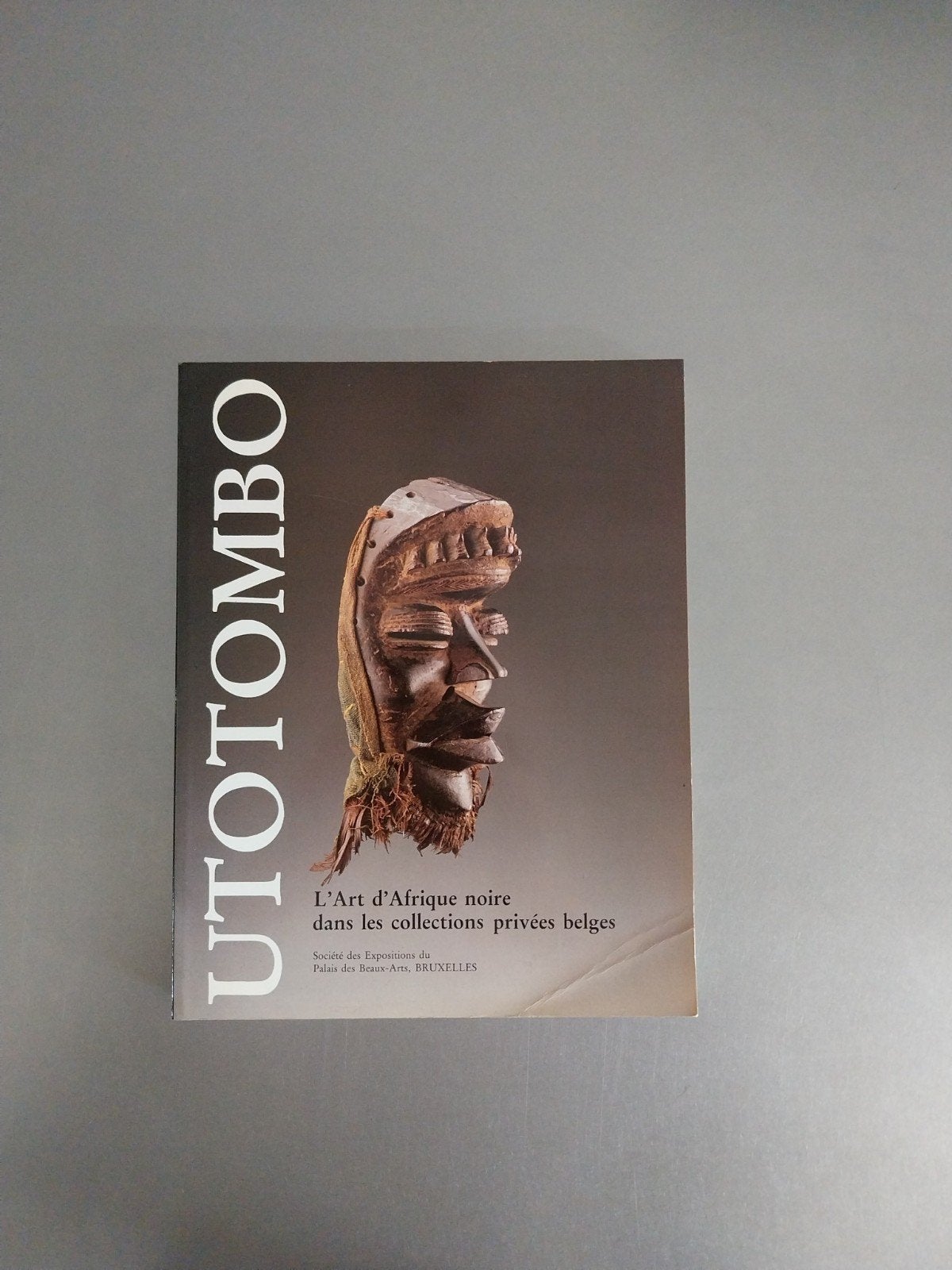 Utotombo — Art africain — Édition française à 2300 exemplair, Livres, Art & Culture | Arts plastiques, Enlèvement ou Envoi, Comme neuf