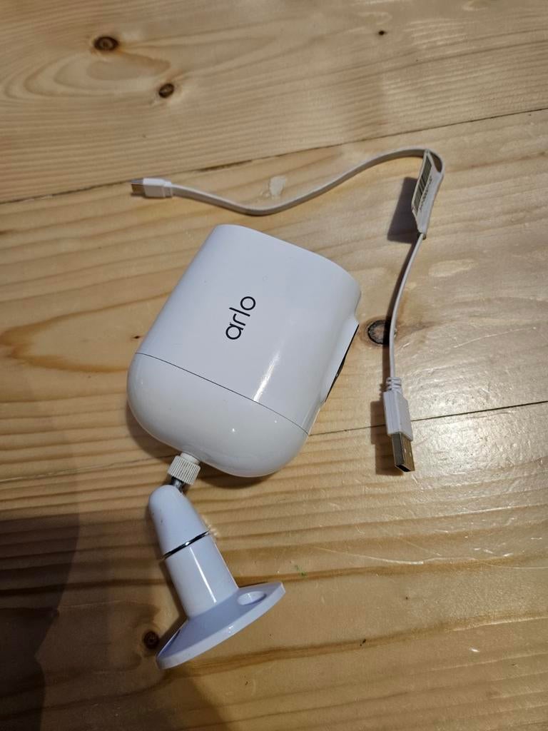 Camera Arlo essential spotlight intérieur et extérieur, Enlèvement ou Envoi