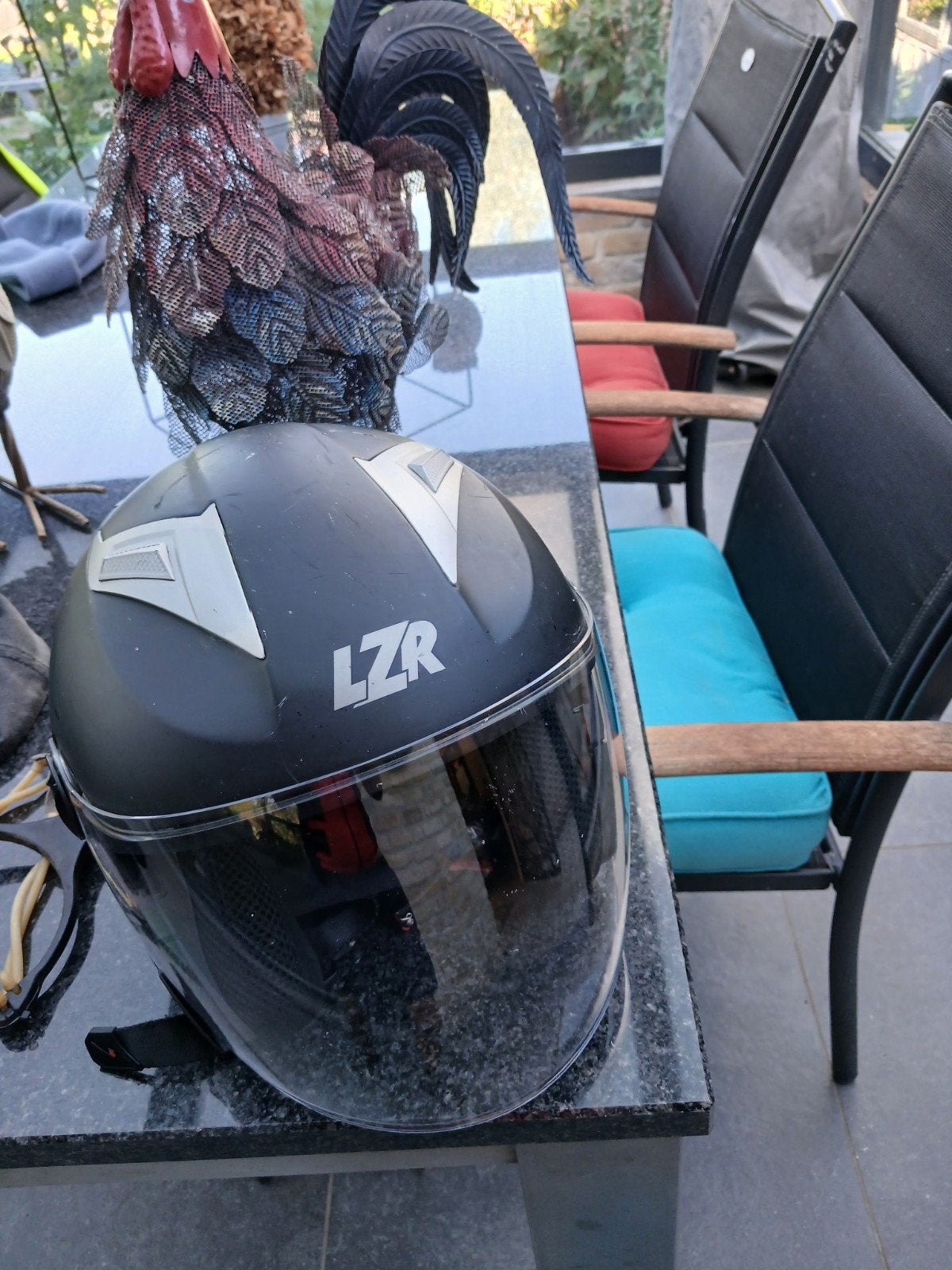 LAZER HELM, Enlèvement, Lazer
