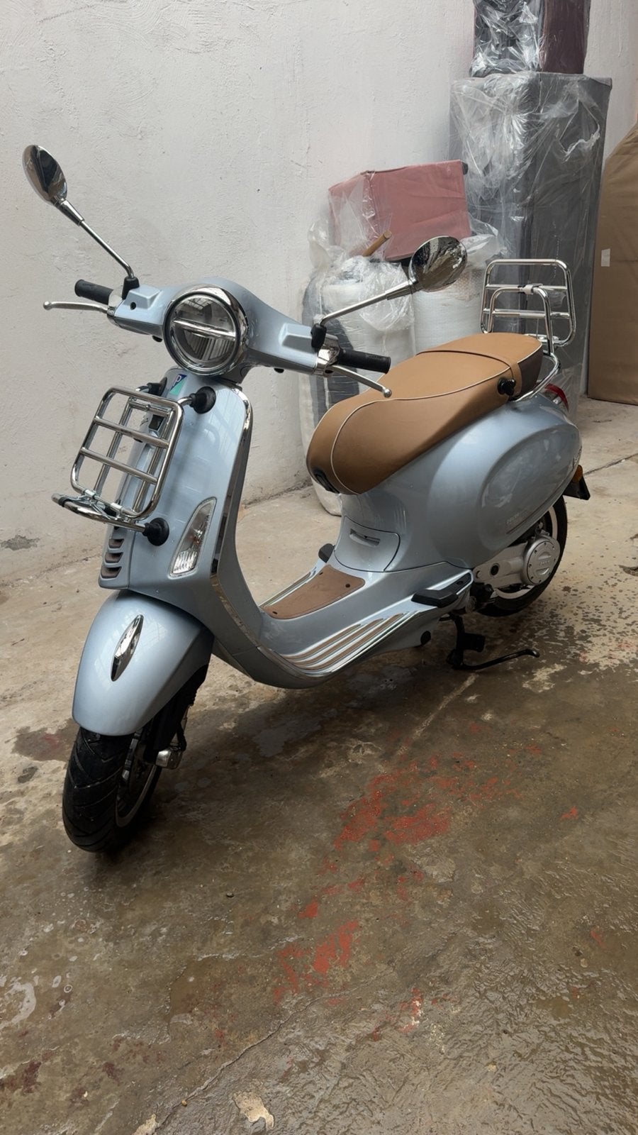 Vespa primavera, Fietsen en Brommers, Ophalen, Zo goed als nieuw