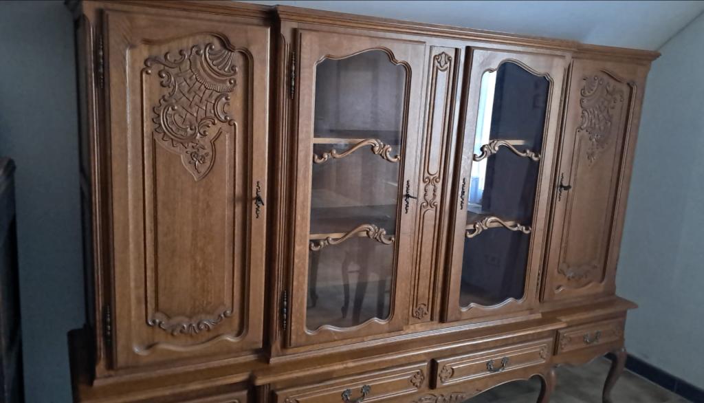 Twee kasten en tafel met 6 stoelen (kan geleverd worden), Antiek en Kunst, Antiek | Meubels | Kasten, Ophalen