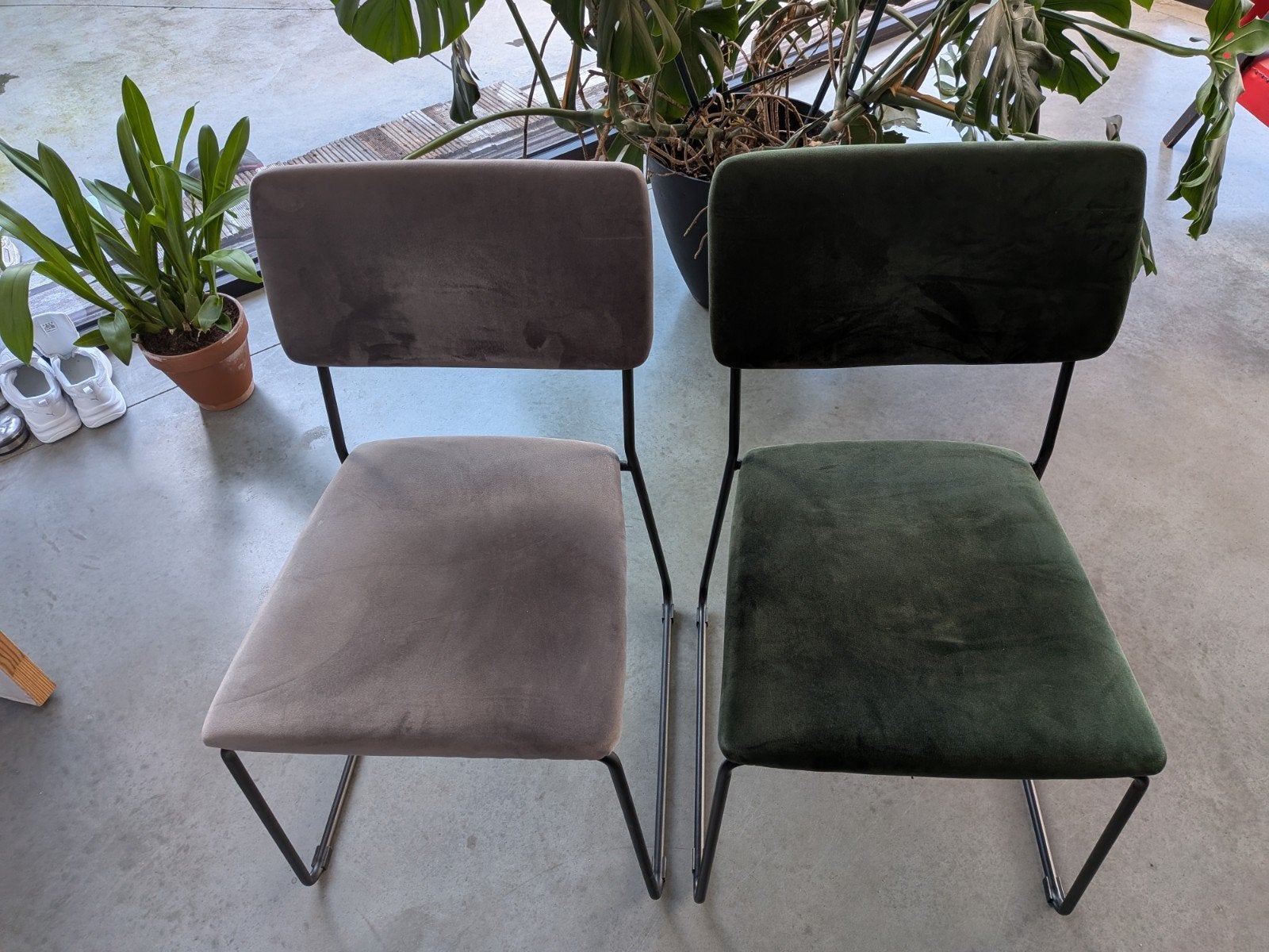 Grijs en groene velvet stoelen - 6 stuks, Huis en Inrichting, Ophalen, Gebruikt, Retro, chique, Grijs