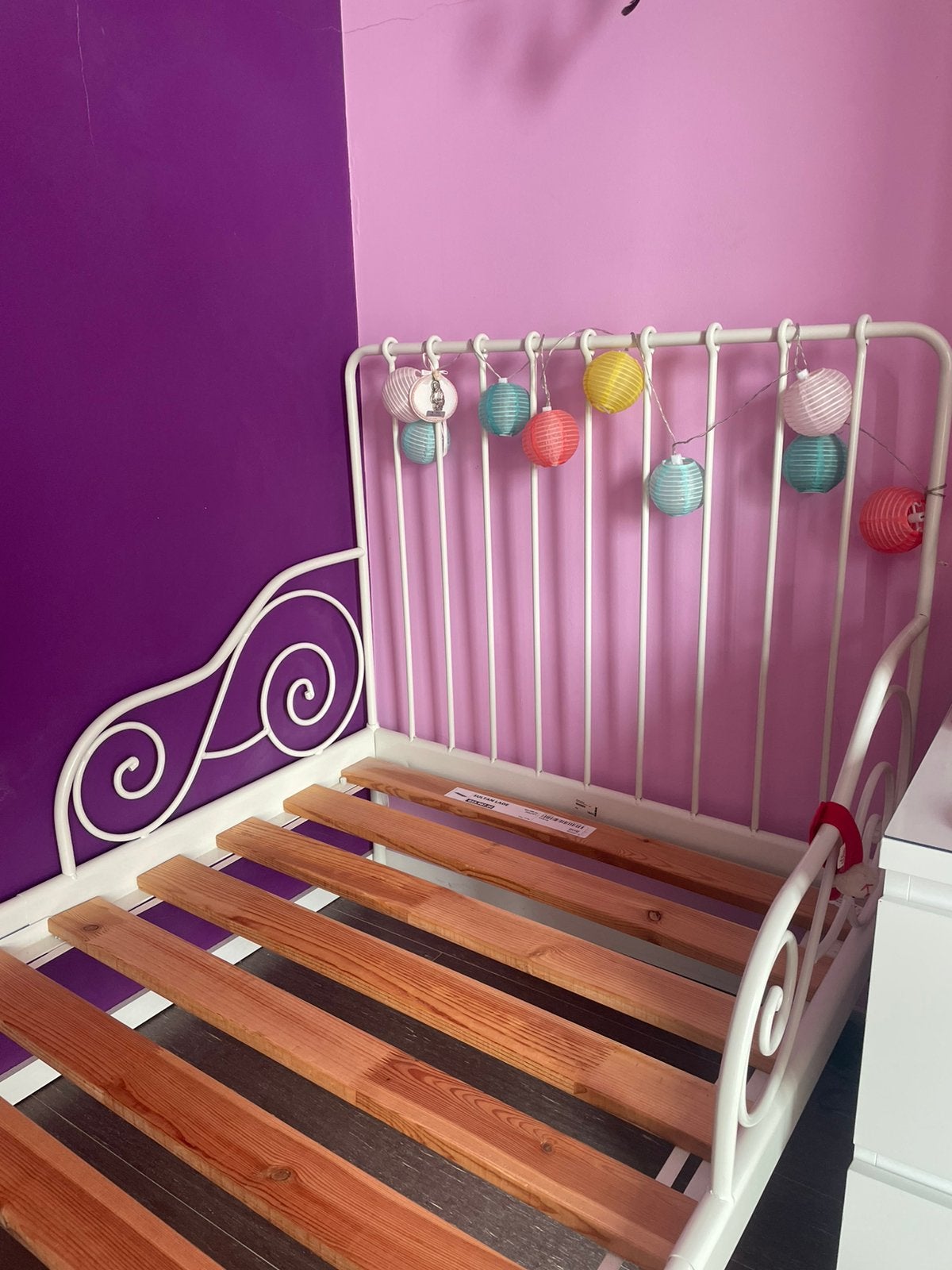 Lit évolutif IKEA, avec sommier et matelas, Sommier à lattes, 70 à 85 cm, Comme neuf, Enlèvement