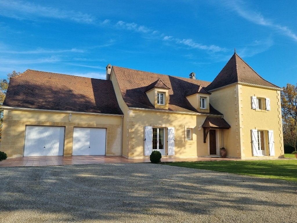 Huis 6 kamers 4 slaapkamers 190 m² PERIGUEUX EST, Immo, Frankrijk, Woonhuis, Stad, 190 m²