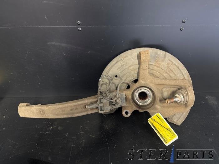 Fusee links-voor van een Mercedes ML-Klasse, Gebruikt, -, Ophalen of Verzenden, -