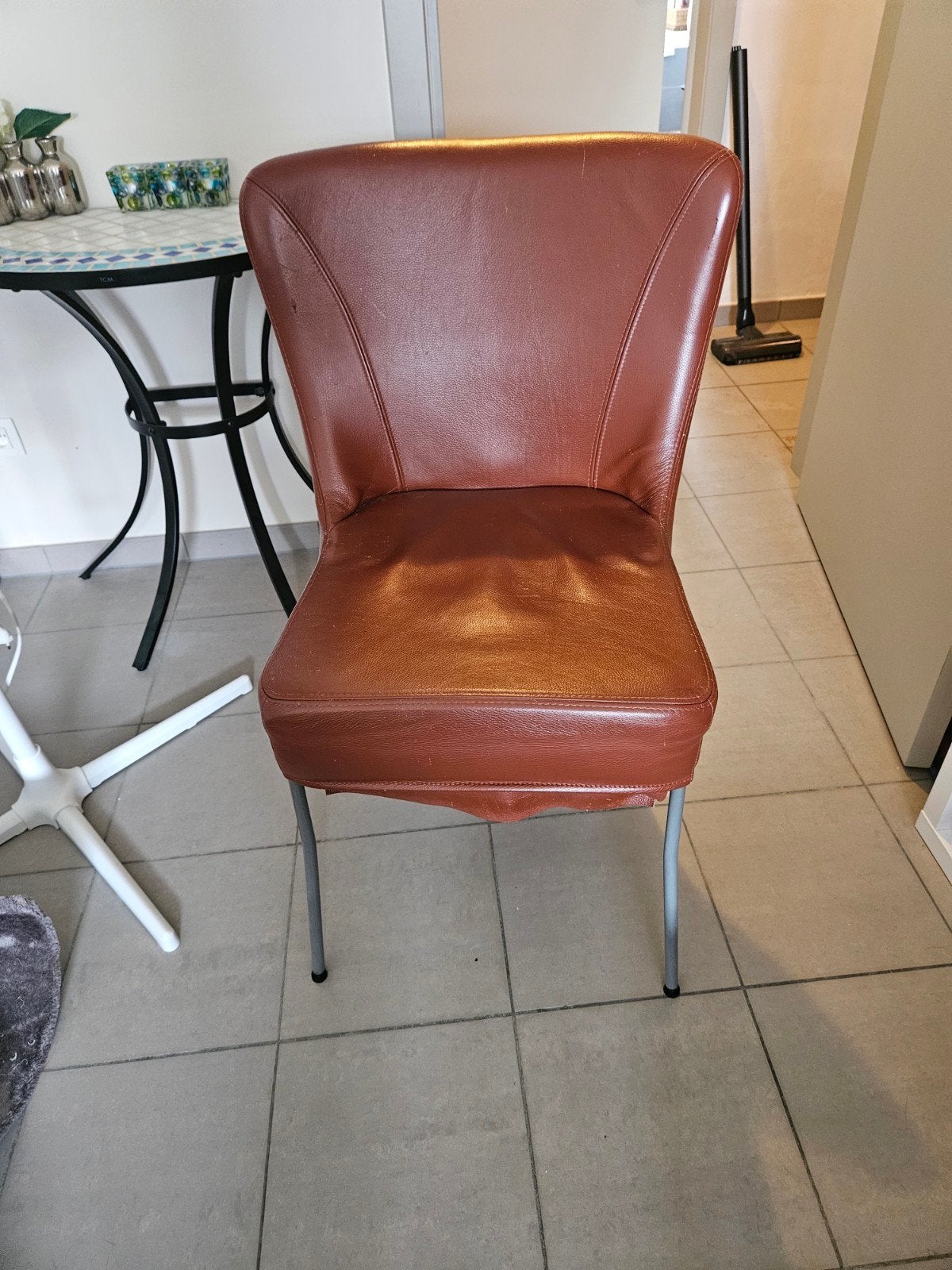 Gratis 4 eetkamerstoelen, Huis en Inrichting, Ophalen