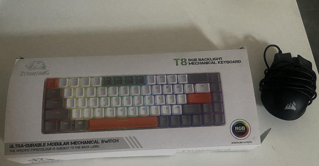 YINDIAO T8 Clavier de jeu filaire + Souris Corsair filaire, Comme neuf, Enlèvement, Qwerty, Filaire
