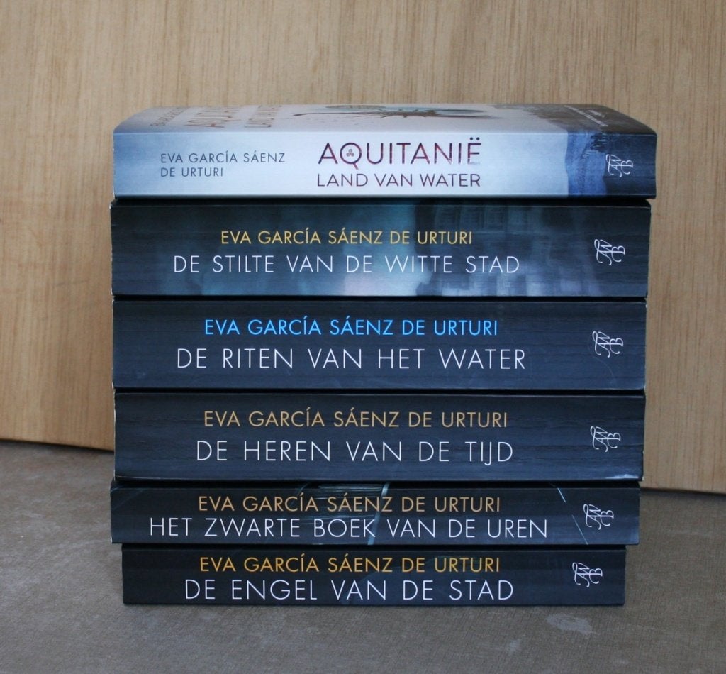 Eva García Sáenz de Urturi: alles (set van 6)., Livres, Enlèvement ou Envoi, Comme neuf, Eva García Sáenz de Urturi