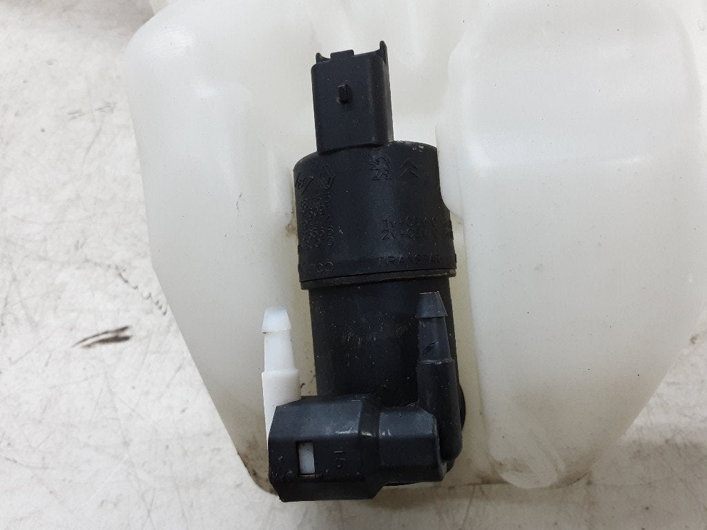 RUITENSPROEIERPOMP VOOR Peugeot 208 I (CA / CC / CK / CL), Gebruikt, Mevr. I. Hauben, Rue de l'Espoir 34 34
4030  GRIVEGNÉE, BE
