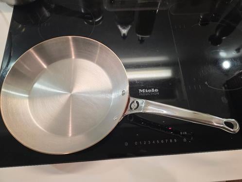 de Buyer Prima Matera 28cm koekenpan, Huis en Inrichting, Keuken | Potten en Pannen, Ophalen, Zo goed als nieuw