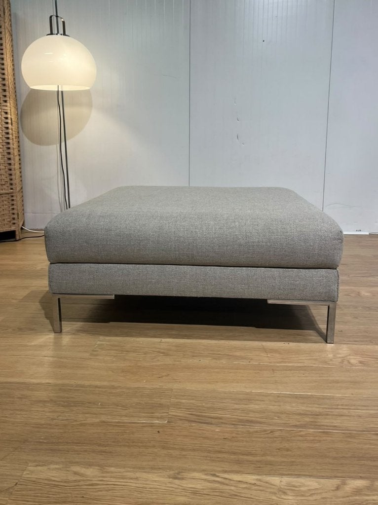 NIEUWSTAAT Design on Stock Aikon Hocker NP €1.250 + GARANTIE, Design Hocker Voetenbank Poef Design on Stock, Vierkant, 100 tot 125 cm
