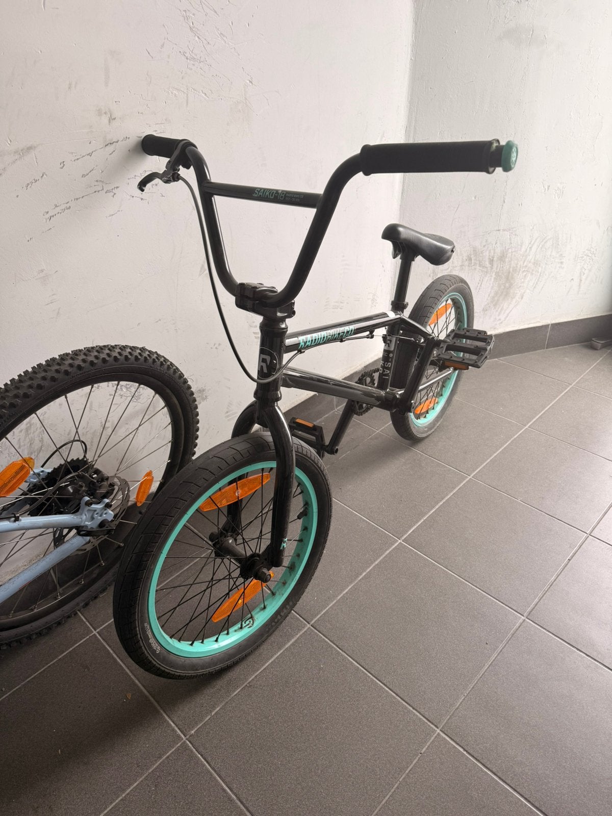 Bmw “radio bike co” 18”, Vélos & Vélomoteurs, Vélos | BMX & Freestyle, Enlèvement, Comme neuf
