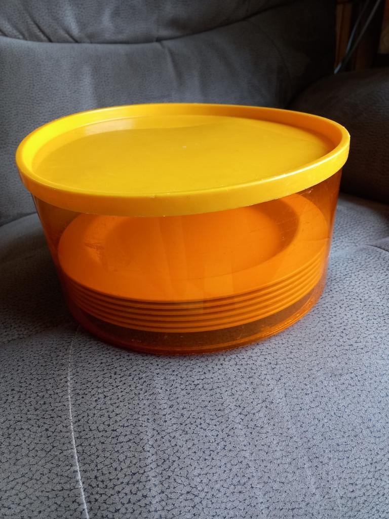 6 assiettes de camping utilisées., Enlèvement ou Envoi
