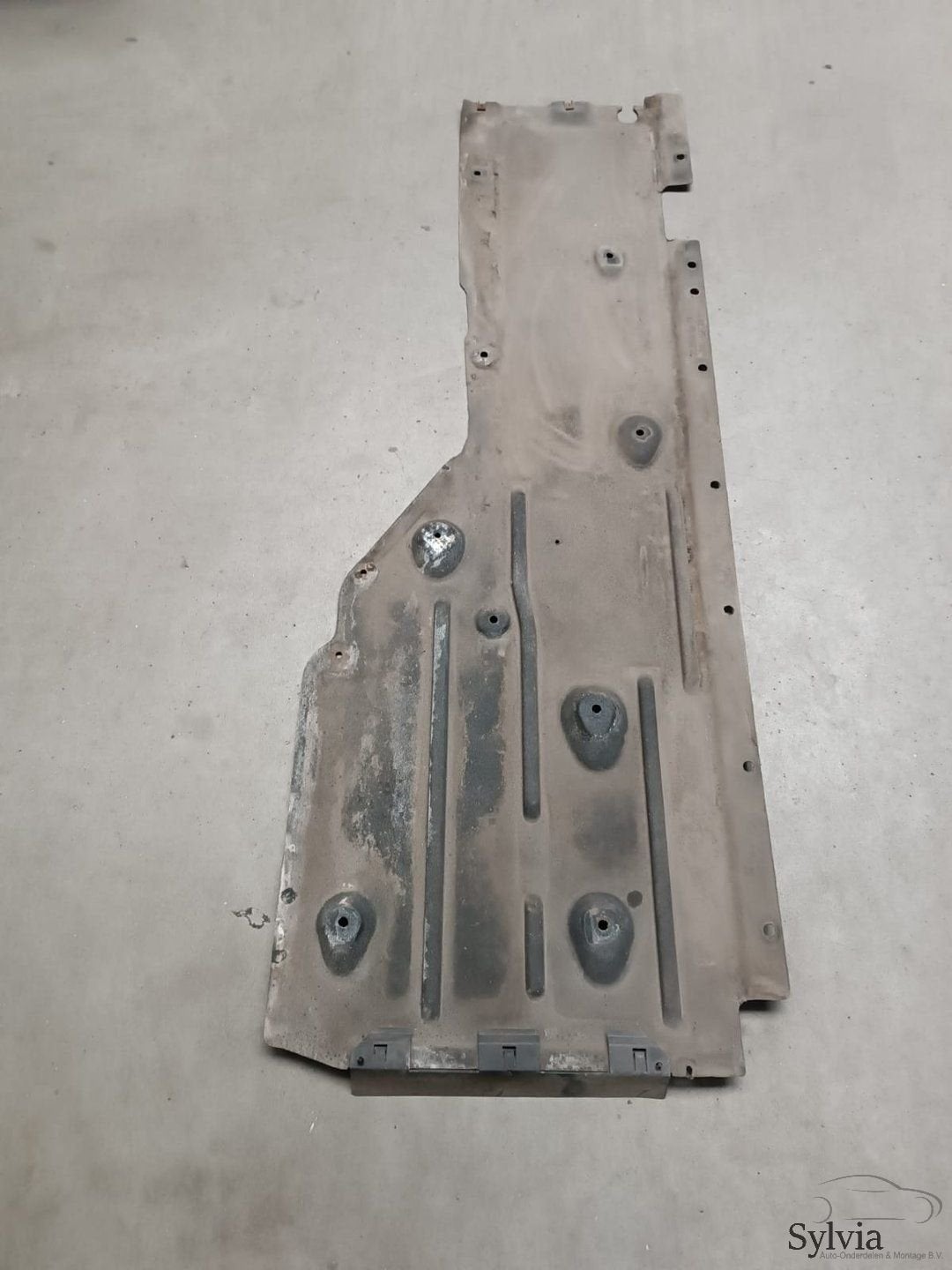 Bodemplaat onderplaat rechts lang kunstof BMW 3 / X1 serie E, Auto-onderdelen, Gebruikt, -, -, Ophalen of Verzenden