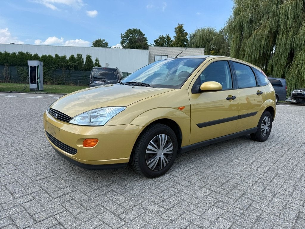 Ford Focus 1.6 essence à 2000 115000 km en bon état, Focus, Entreprise, Beige, 5 portes