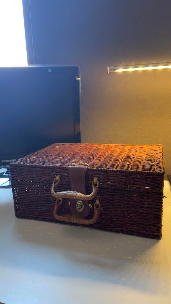 Picknick mand, Hobby en Vrije tijd, Picknickmanden, Ophalen, Zo goed als nieuw