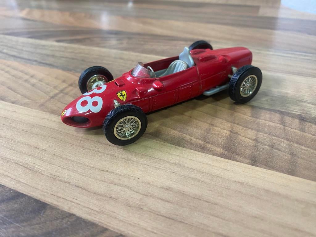Miniature 1/35 Ferrari, Enlèvement ou Envoi, Comme neuf