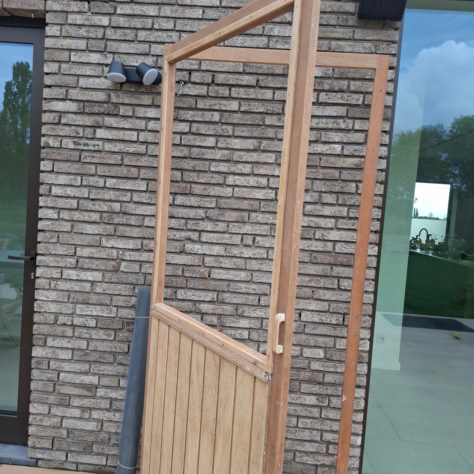vliegendeur, Ophalen, Hout